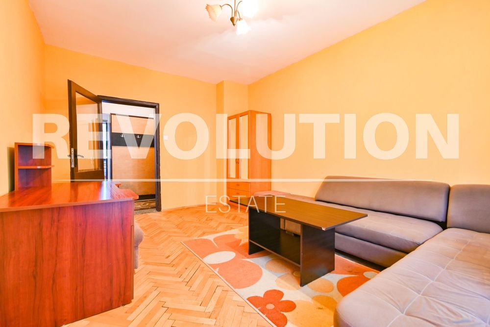 Дава се под наем Тристаен апартамент в София, Младост 1 - 88 кв.м за 700 € - Снимка #1