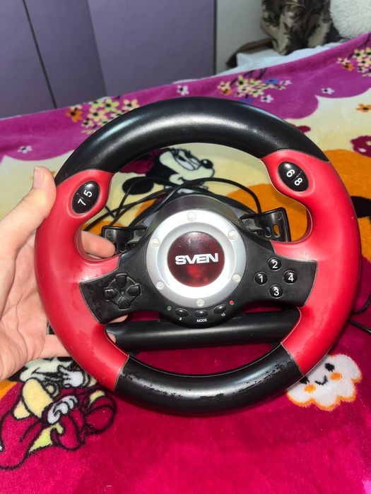 Игровой руль для компьютера