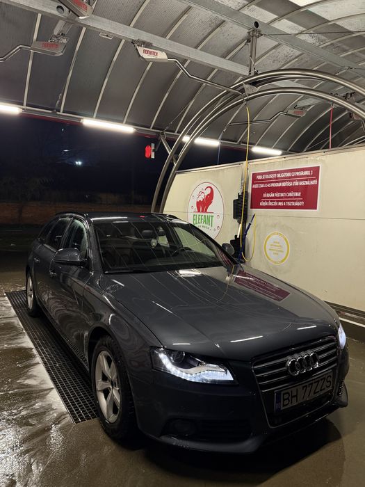 Vând Audi A4 Avant