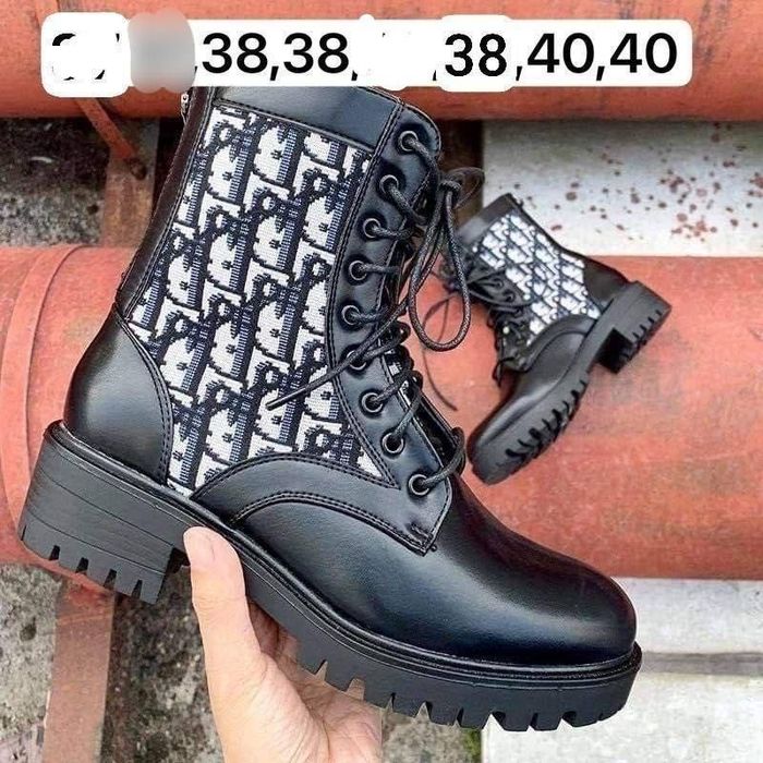 Ghetute si ugg-uri pret redus