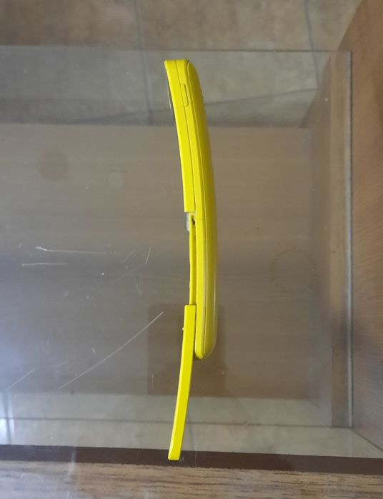 Nokia 8110 (banană) şi Samsung A 510F. 0740186992