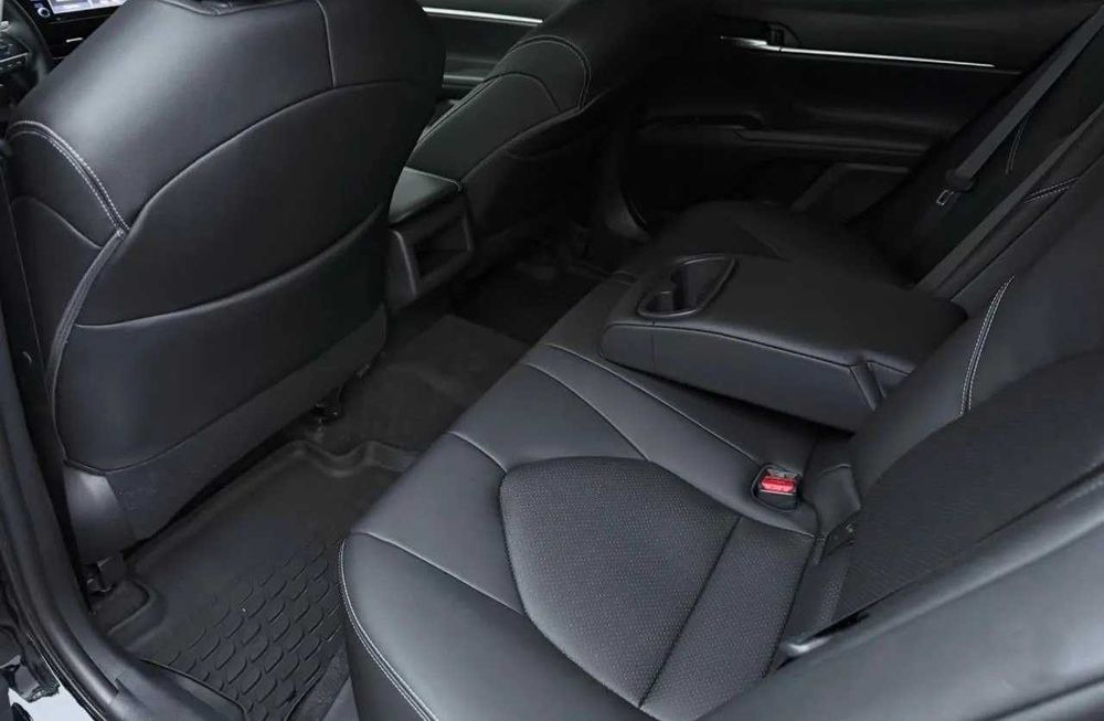 Toyota Camry 2021 — 7