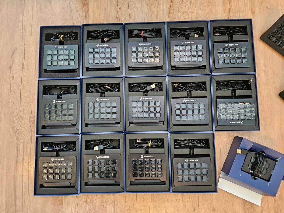 19 - броя Elgato Stream Deck за части