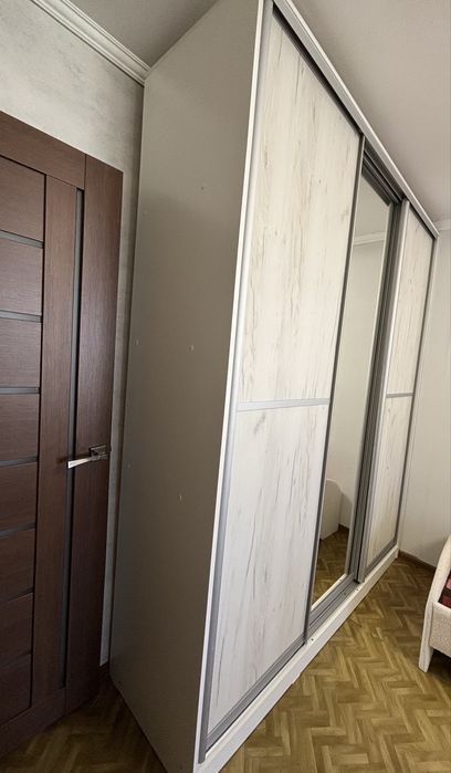 Продам Купе шкаф 180/240