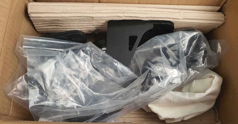 AlKo carlig de remorcare de forta NOU,fixare pe  verticala, demontabil