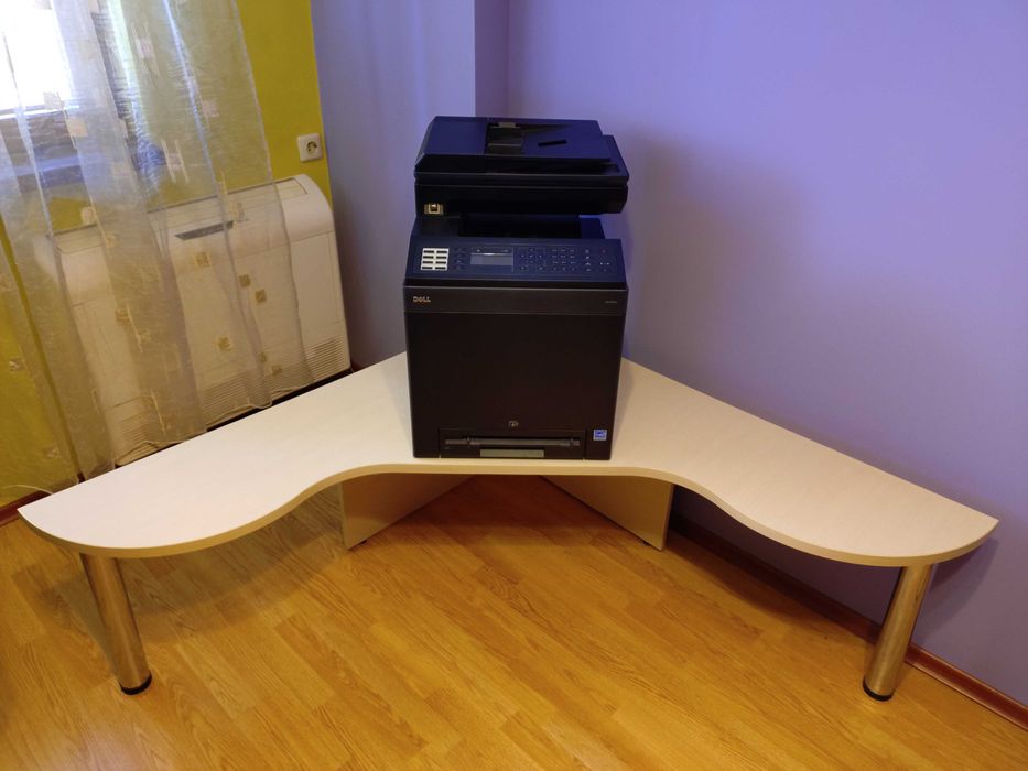 Дизайнерска ъглова офис маса