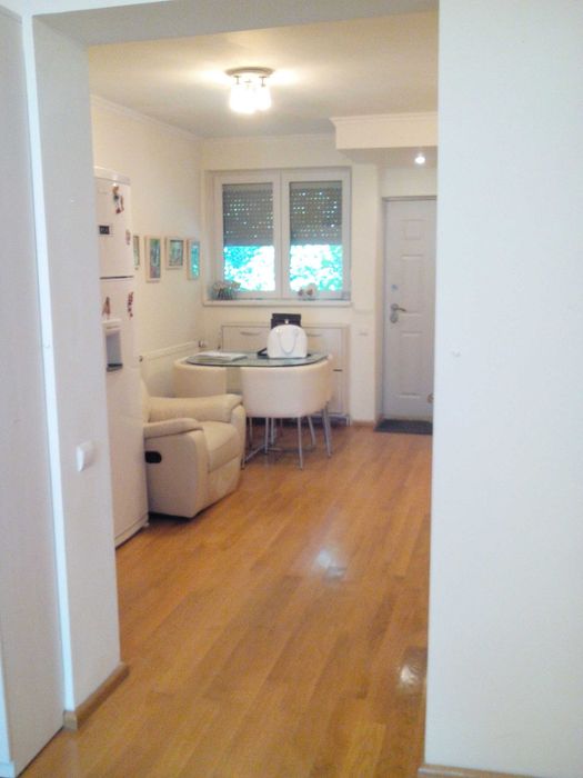 inchiriez garsoniera dubla cocheta  Ploiesti -gara de sud  350E