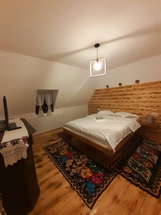 Casa Maramureșeană de închiriat.