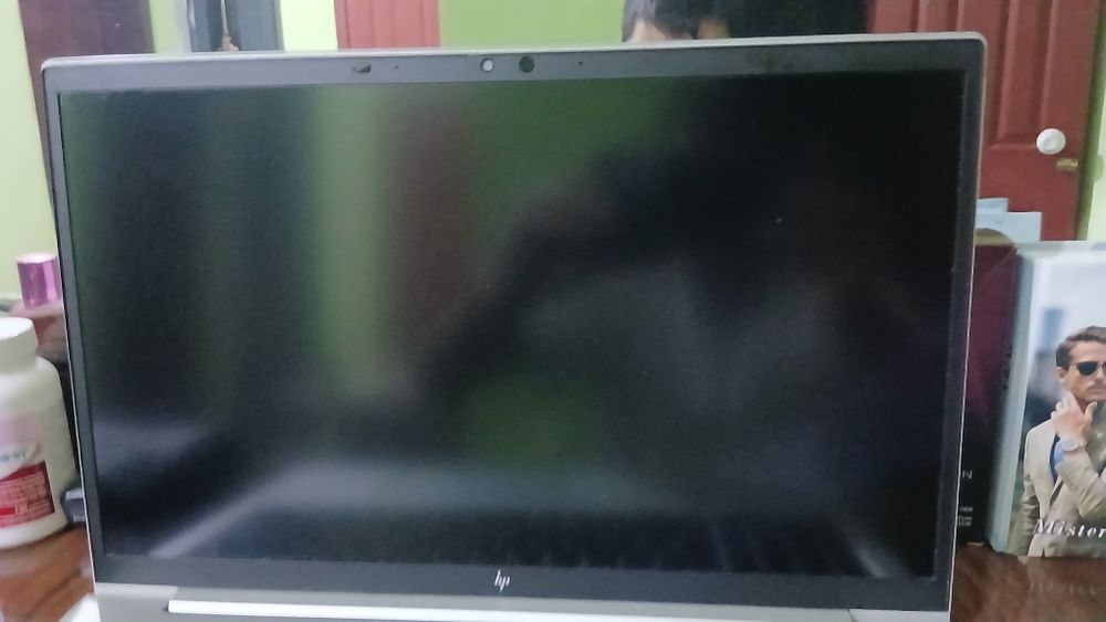 Notbuk sotiladi ishlashi yaxshi xotirlari katta narxi 8million