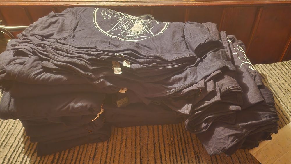 Verba Serpentis tricouri și maieuri