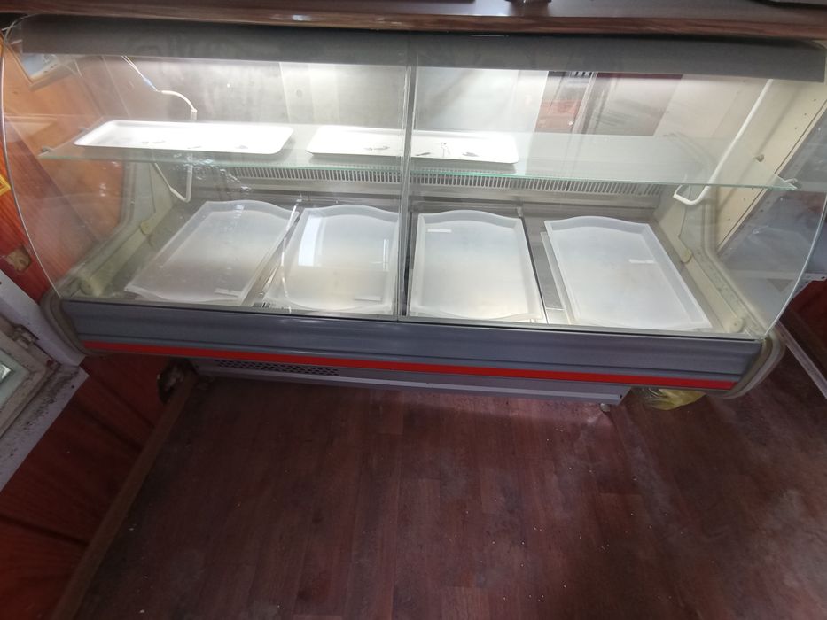 Продам холодильник ветрина