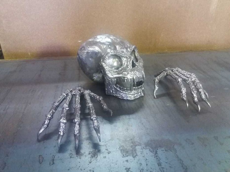 Кованый череп