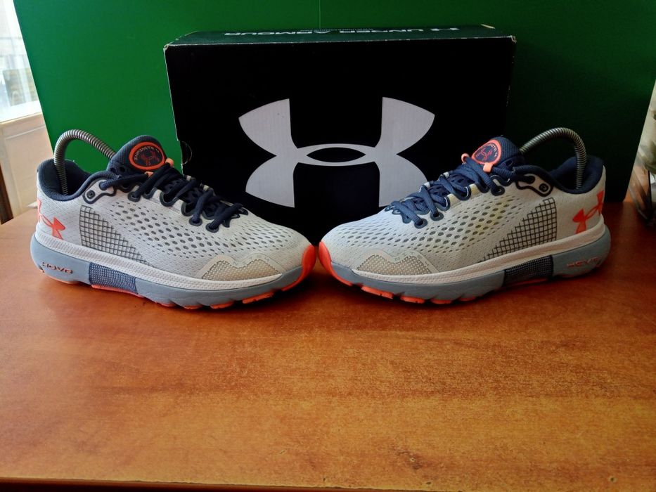 Under Armour HOVR Infinite 4 Номер 39 Стелка 26 см. 100% Оригинални