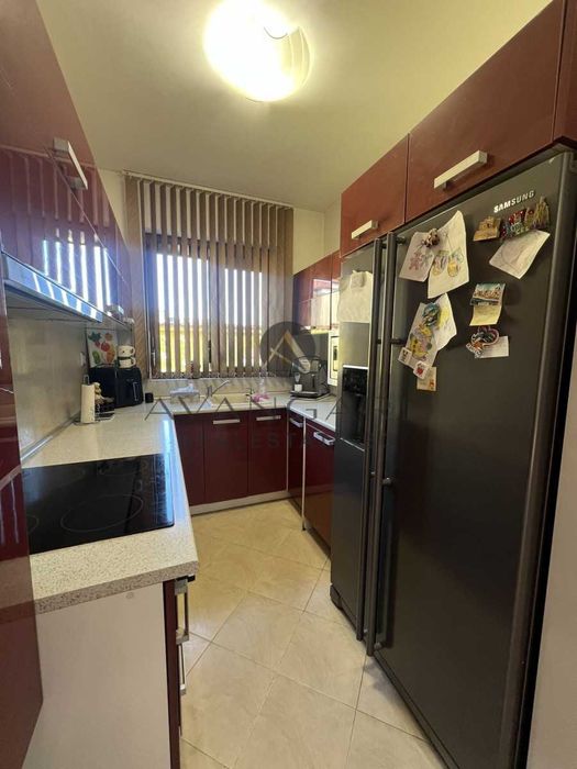 Продава се Къща в Пловдив, Остромила - 240 кв.м за 1041 €/кв.м - Снимка #8