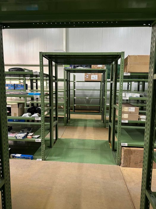 Rafturi metalice, Sistem rafturi de polite cu etaj, aprox. 90-120m²