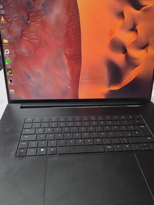 Razer Blade 18 - i9-13950HX