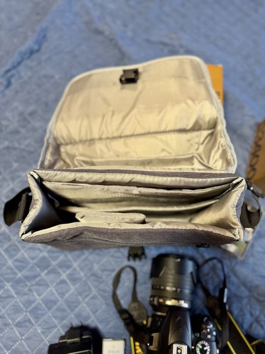 Фотоапарат Nikon D3400 + Обектив Nikkor 18-105