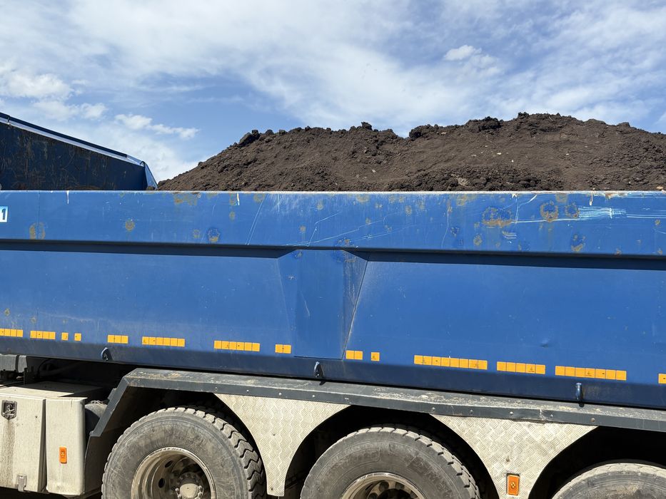 Pamant negru  vegetal pt flori,gazon