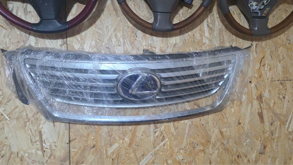 Решетка радиатора Lexus GS350 Highlander Hybride и обычные