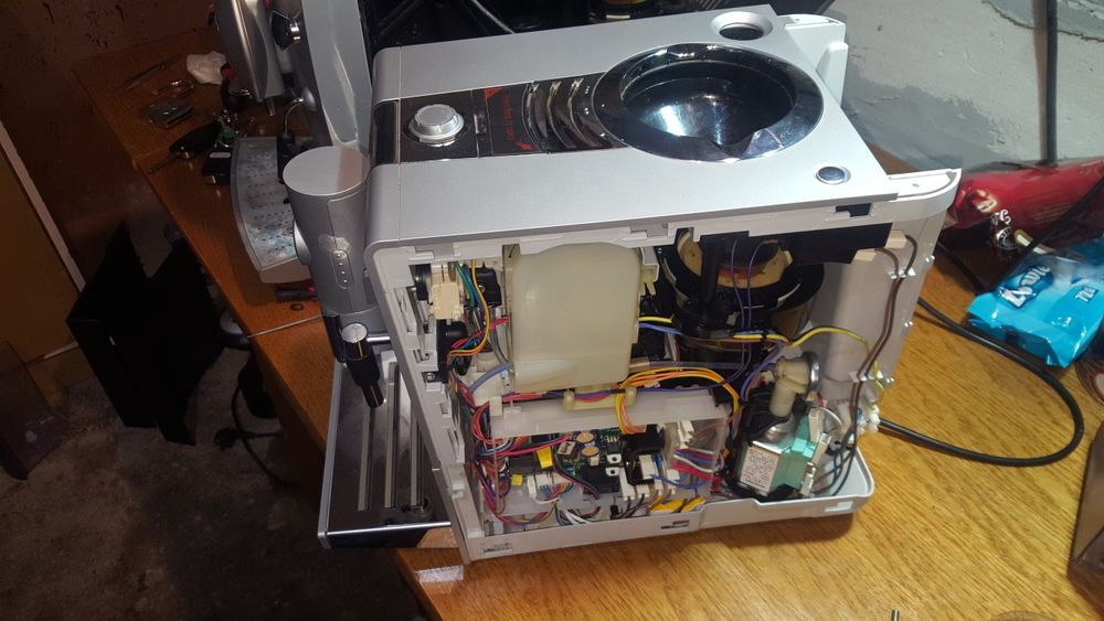 Reparatii expresoare Philips,Saeco,Jura,Delonghi