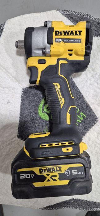 Гайковерт Dewalt DCF921