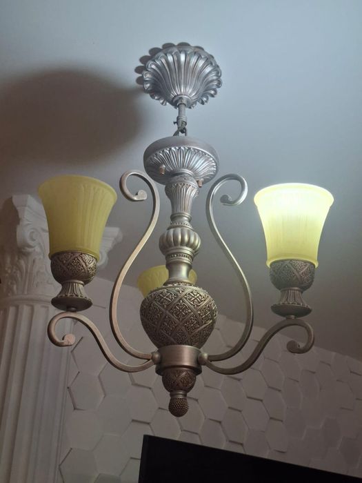 Люстры, почти новые