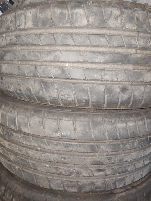 Vând anvelope de vara 225 50 17