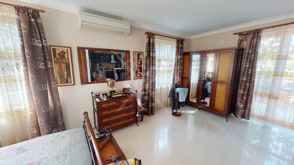 Продава се Къща в с. Кошарица, Област Бургас - 364 кв.м за 1058 €/кв.м - Снимка #3