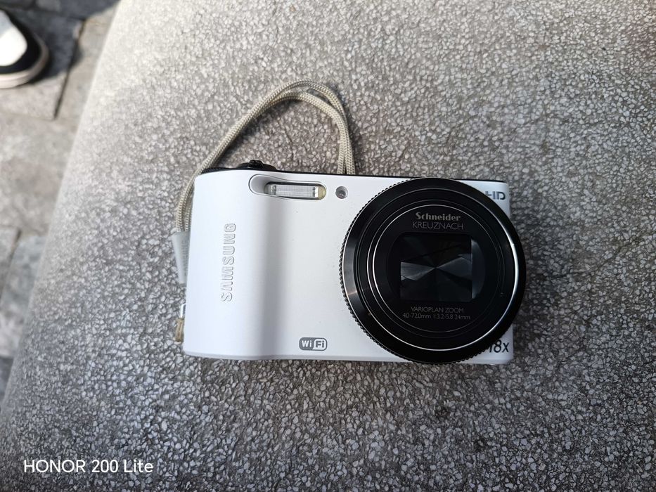 Aparat de fotografiat Samsung zoom ×18 WiFi poți să îl conectezi