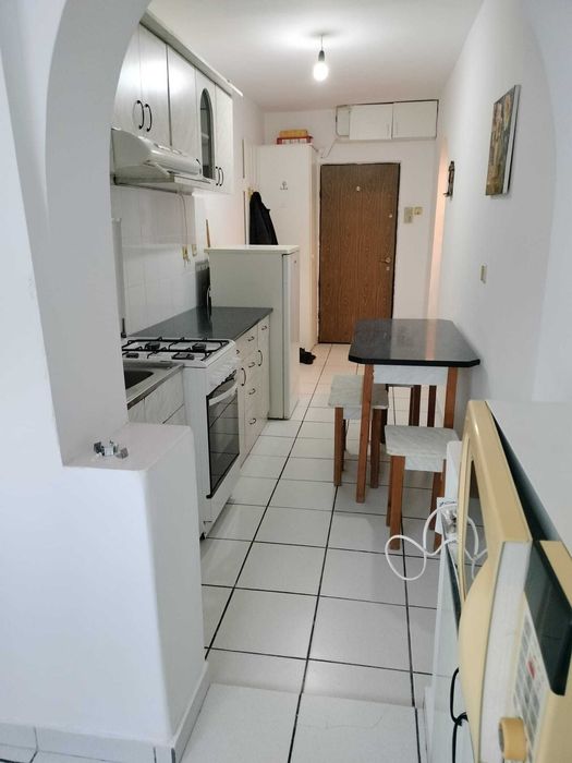 Se închiriază apartament cu o camera