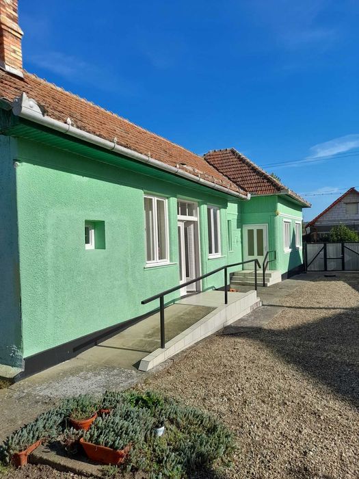 Vând casă în Teiuș județul Alba 134mp și teren 896mp