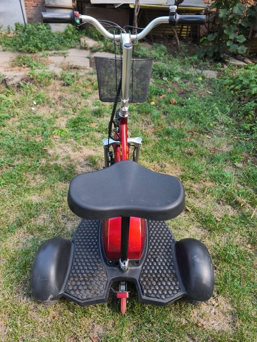 Електрическа триколка VS SPORT с кошница и фарове в перфектно състояни