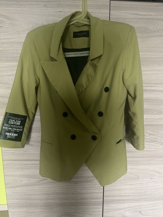 Елеци и сако на Pause jeans.