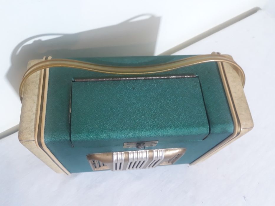 Aparat de radio vechi, de colectie