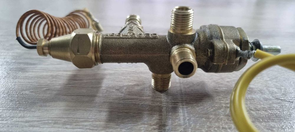 Robinet / supapă gaz GPL sobă Hendingburg – 3 ieșiri – original