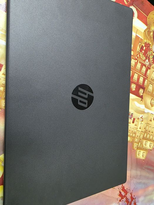 HP 255R G10  Ryzen 5 7535U 16 gb DDR5 EMAG