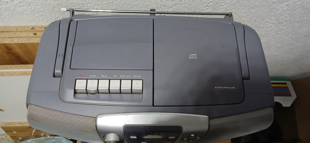 Boombox Sony  CFD-V8 Cd/Radio/Caseta
