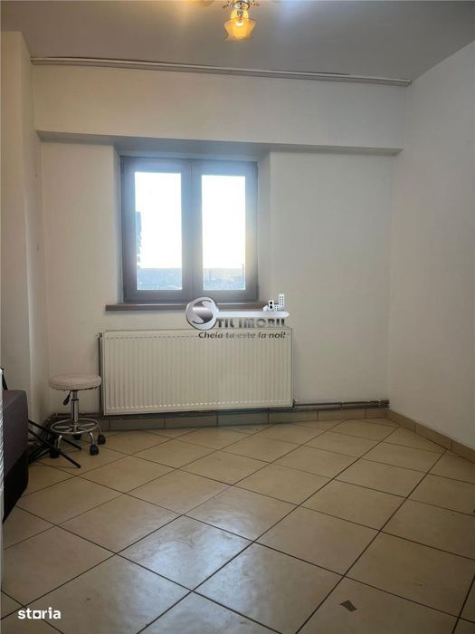 Apartament 3 camere Hala Centrala - 550 EURO