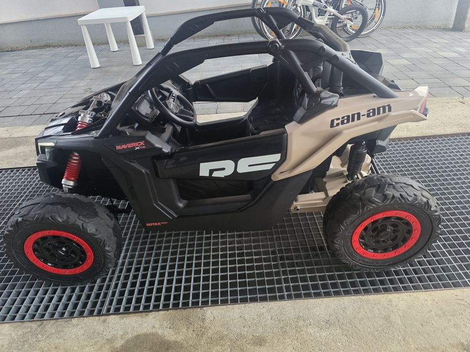 Can-am  Maverick 2locuri/2 baterii  electric 4x4