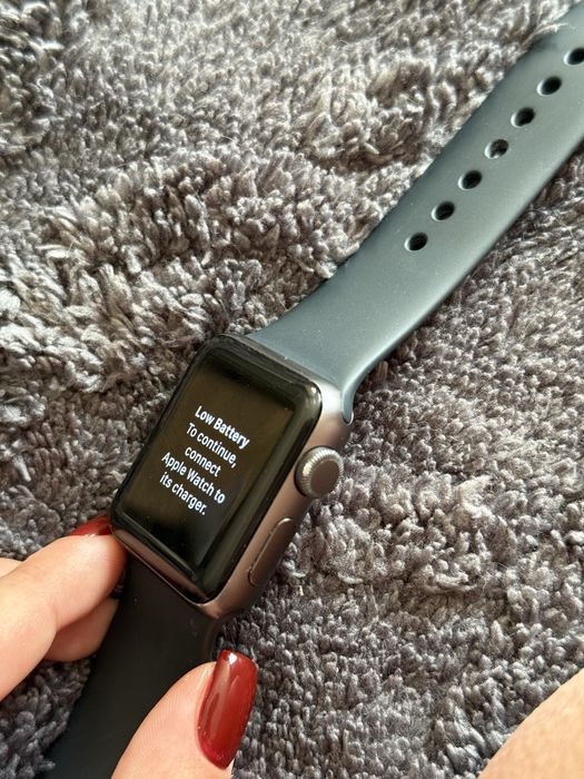 Продаю Apple Watch 3. 38 мм