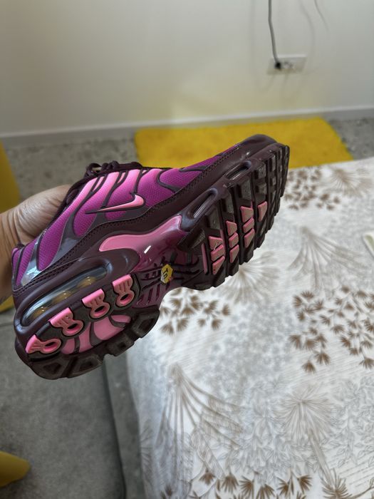 Adidasi nike TN