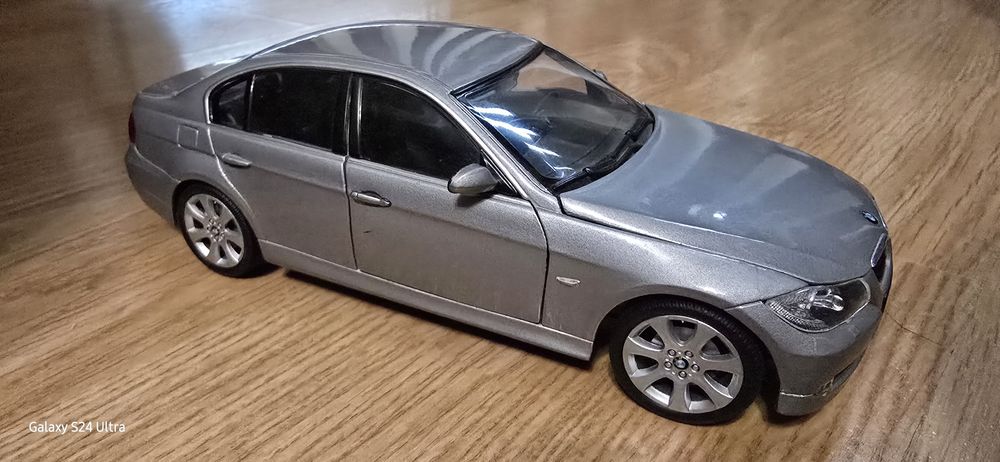 BMW модели Welly 1:24
