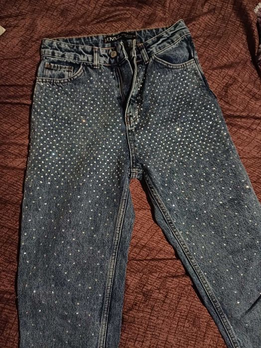 Дамски дънки с камъни