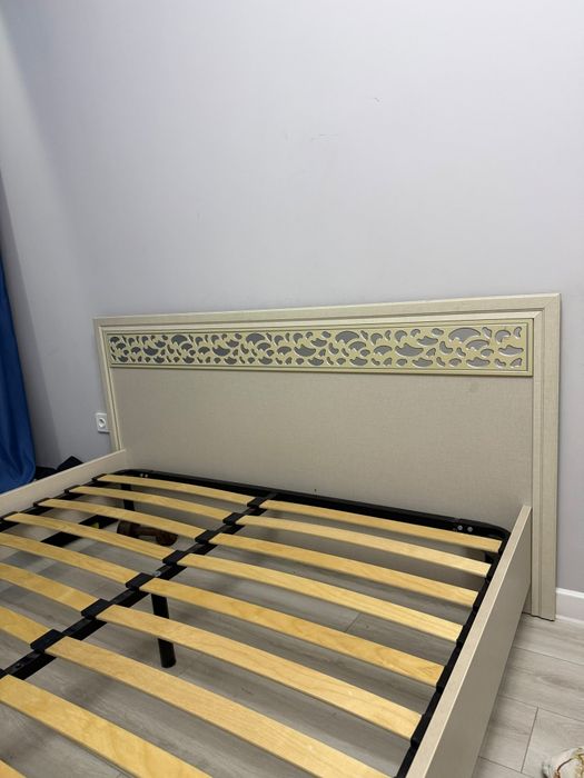 Кровать и шкаф угловой
