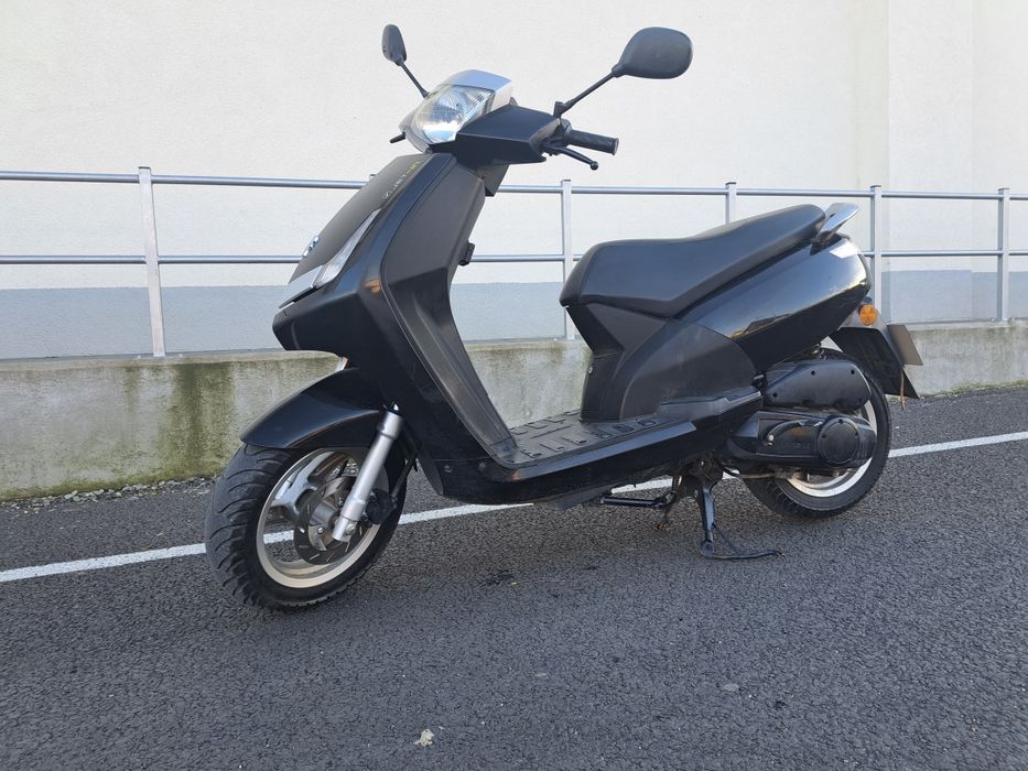 Scuter Peugeot Vivacity 3,  2T, 50cm3. Carte+talon
