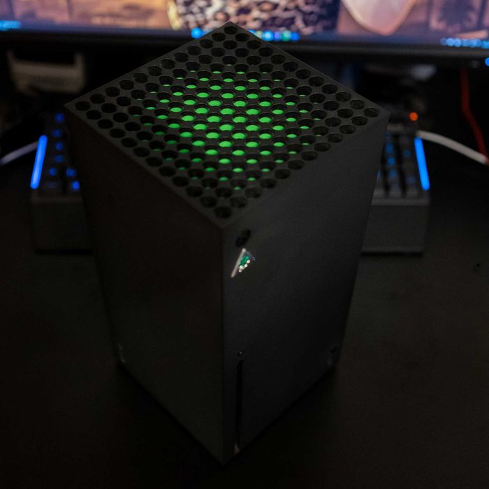 Xbox Series X (1TB) – În garanție, Cutie, Stare impecabilă!