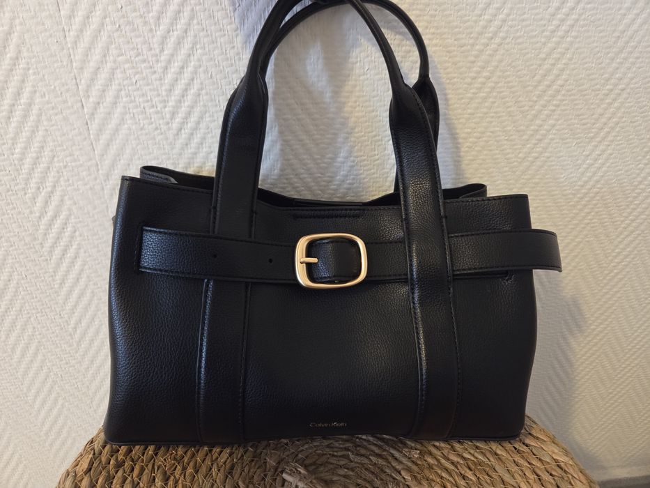 Calvin Klein mini buckle bag нова