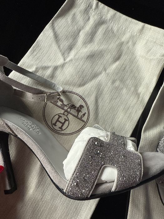 Обувки hermes с висок ток,естествена сива кожа