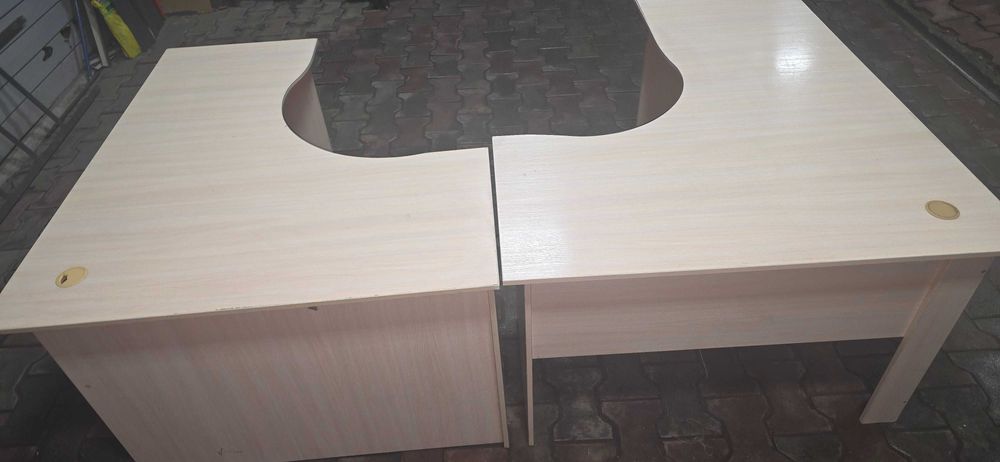 Офисный стол угловой 2 шт.