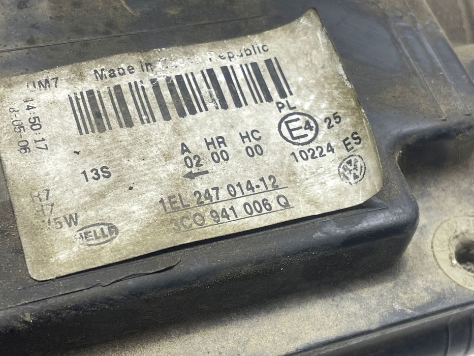 Far dreapta 3C0941006Q Volkswagen Passat B6 (2005 - 2010) 1.9 tdi BLS BLS
